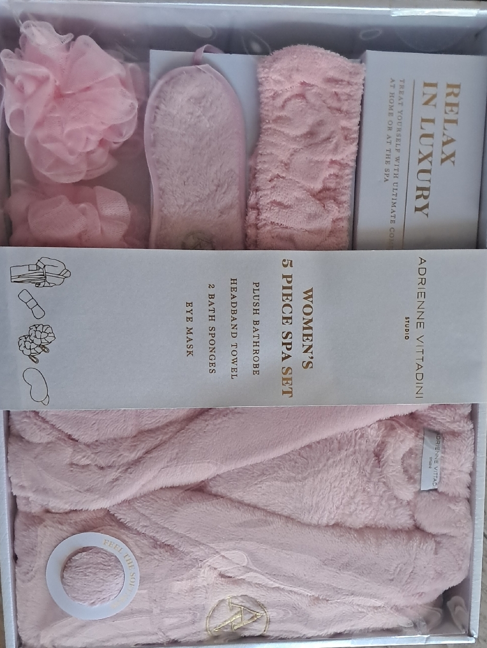 Adrienne Vittadini Light Pink Women's 5-Piece Spa Gift Set - Picture 2 of 2